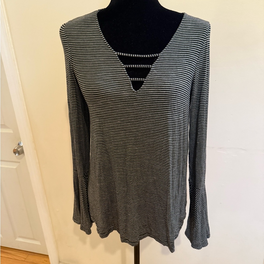 Striped V-Neck Bell Sleeve SlLong Sleeve Top